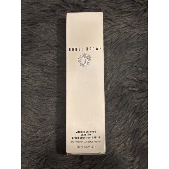 Bobbie Brown Vitamin Enriched Skin Tint Light 3 - Picture 6 of 6